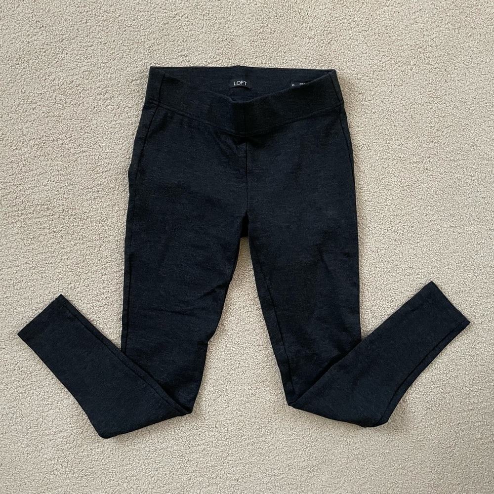 LOFT Seamed Ponte Leggings in charcoal grey, size XS
